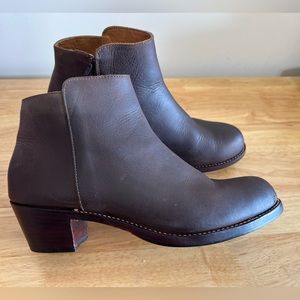 Adelante Granada Ankle Boots